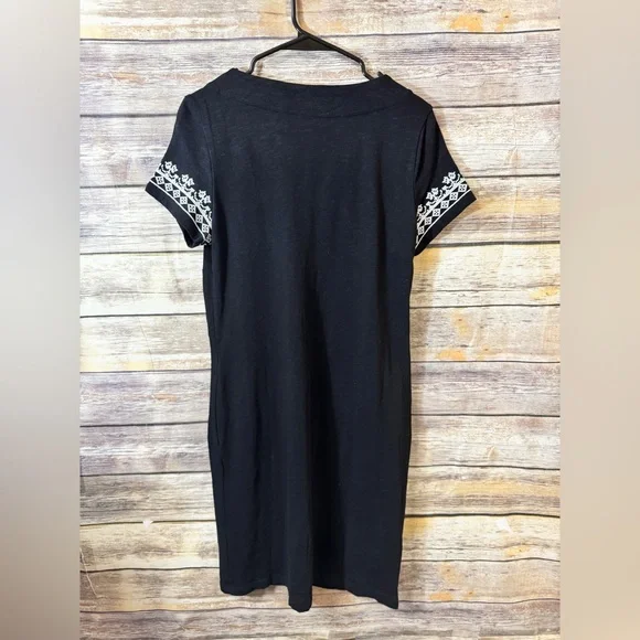 Talbots Embroidered Black Shift Dress Petite M Medium Short Sleeve Pockets Midi - Picture 3 of 5